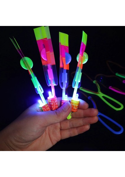 Gösterildiği Gibi 1 Adet 1/5/10 Adet Açık LED Işık Oyuncak Ok Uçan Roket Sapan Uçan Oyuncaklar Oyuncaklar Noel Dekor Glow Oyuncak Parti Hediyeler Hediye Çocuklar Lehine (Yurt Dışından)