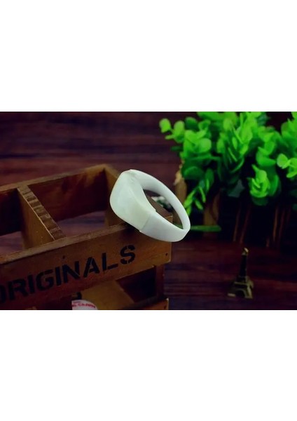 Beyaz Düğme Kontrolü Yanıp Sönen LED Silikon Bilezik Bileklik Kulübü Parti Bar Disko Müzik Konseri Gece Etkinliği (Yurt Dışından)