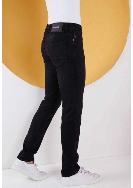Erkek Siyah Düz Klasik Rahat Kesim Regular Fit Likralı Erkek Kot Pantolon modelleri