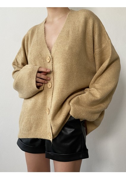 Vizon Yumoş V Yaka Düğmeli Oversize Triko Hırka 24106 fırsatları