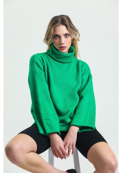 Yeşil Yumoş Oversize Balıkçı Yaka Triko Kazak 24309