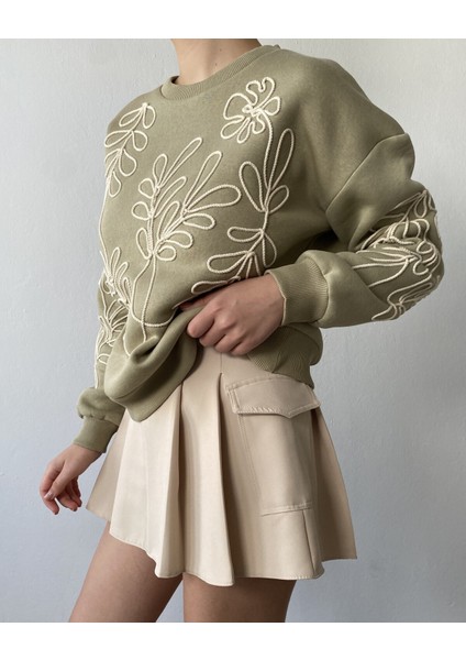 Küf Yeşili Nakışlı Kısa Sweatshirt 26071 indirimleri