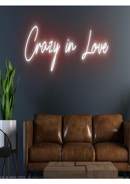 Crazy In Love Yazılı Neon Tabela