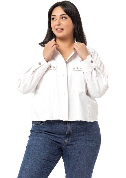 Büyük Beden Kapaklı Cepli Eteği Pis Dikişli Metal Aksesuarlı Beyaz Ceket fiyatları