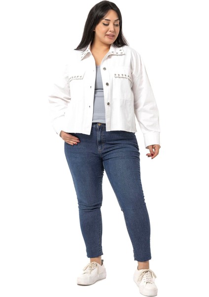 Büyük Beden Kapaklı Cepli Eteği Pis Dikişli Metal Aksesuarlı Beyaz Ceket indirimleri