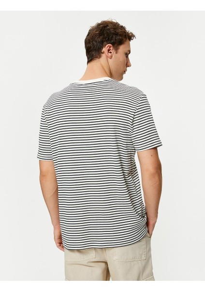 Basic Tişört Bisiklet Yaka Kısa Kollu Dokulu fırsatları