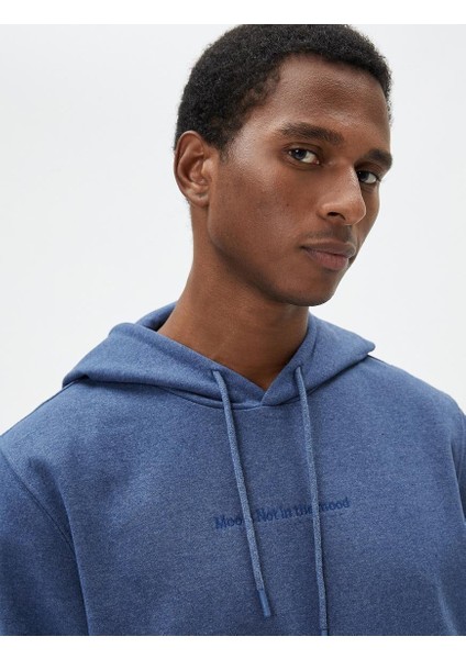 Slogan Işlemeli Hoodie Kanguru Cep Detaylı indirimleri