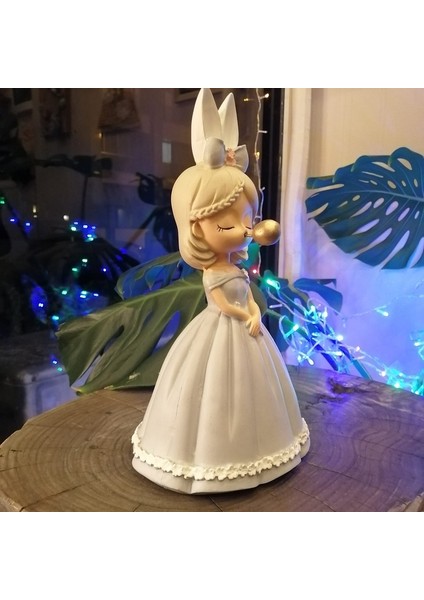 Tavşankıztemalı Dekoratif Polyester Biblo