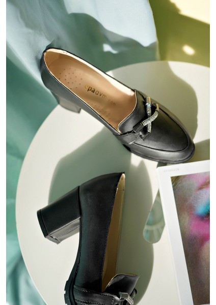 Önü Tokalı Siyah Cilt Kadın Ayakkabı fırsatları