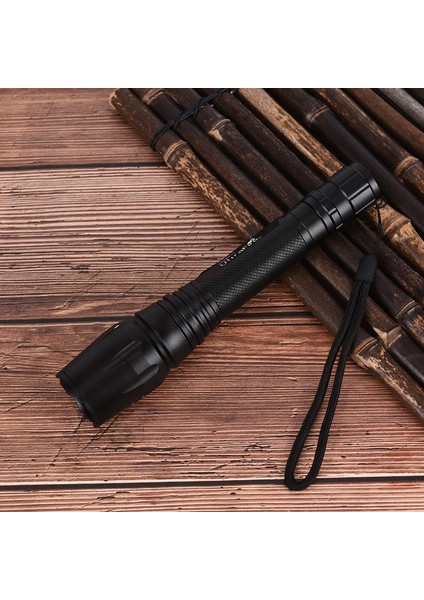 Süper Parlak 90000LM T6 Taktik Askeri LED El Feneri Torch Yakınlaştırılabilir 18650 Creek (Yurt Dışından) fırsatları