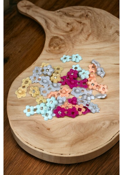 Kadın 24’lü Renkli Saç Süsü Toka