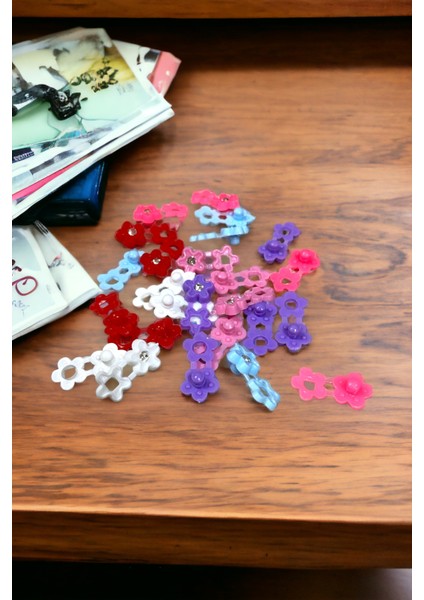 Kadın 24’lü Renkli Saç Süsü Toka