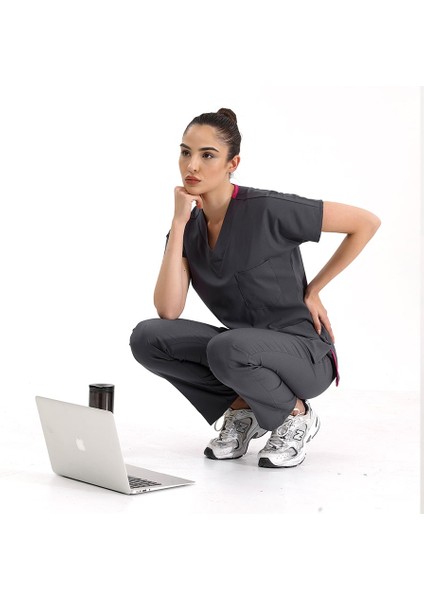 Füme Likralı Üniforma Takımlar Yüksek Kaliteli Likralı Scrubs