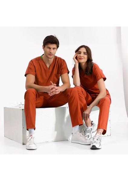 Kiremit Likralı Üniforma Takımlar Yüksek Kaliteli Likralı Scrubs