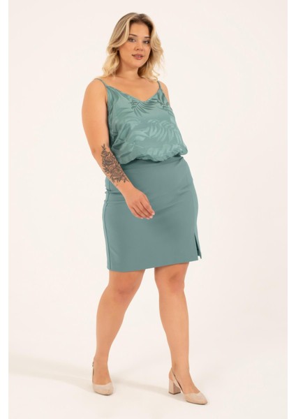 Arka Beli Lastikli Yırtmaçlı Mini Etek fiyatları