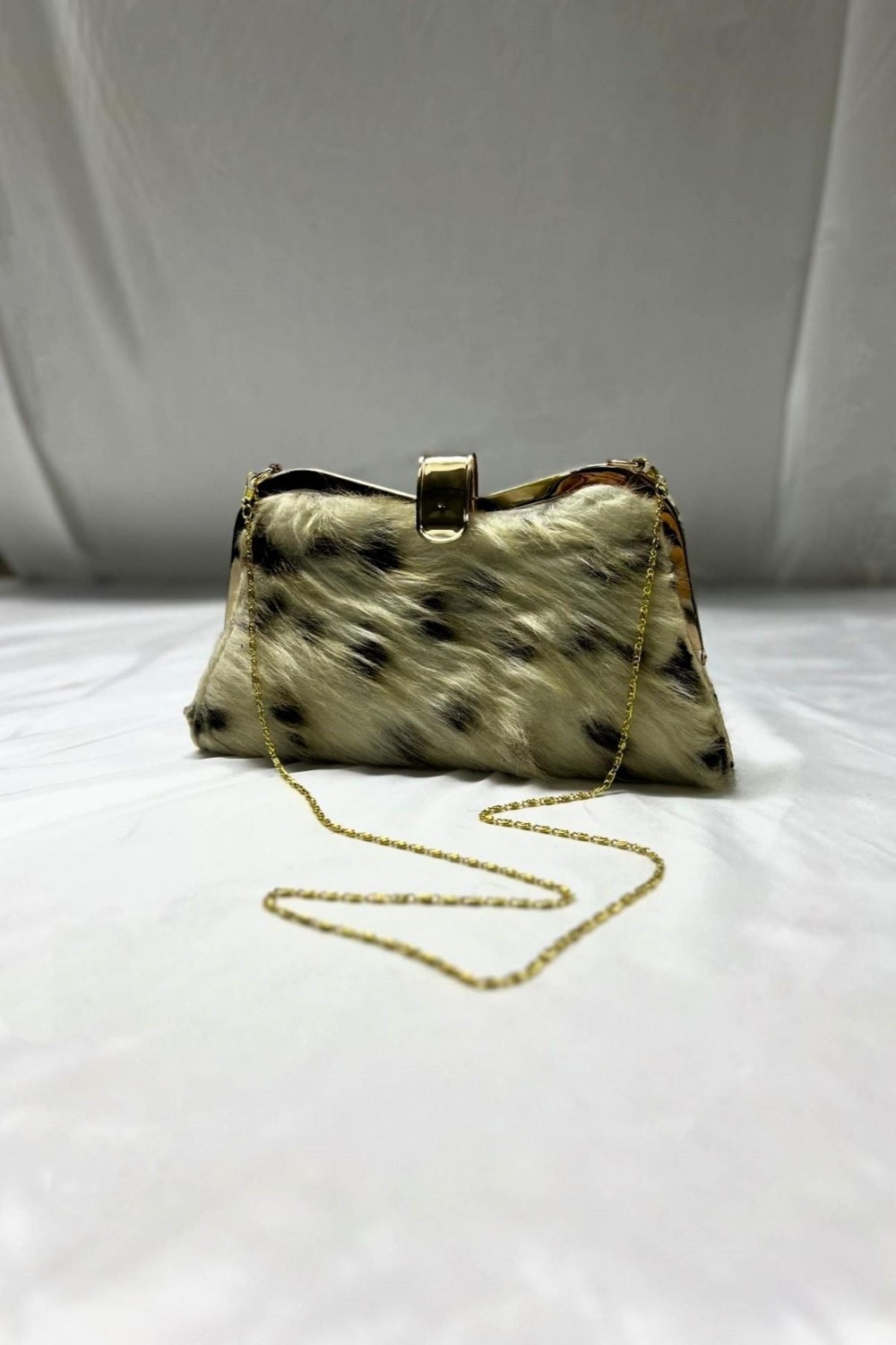 Keyifli Moda Kadın Bej Suni Kürk Zincirli El ve Omuz Clutch Portföy Çanta görsel 2