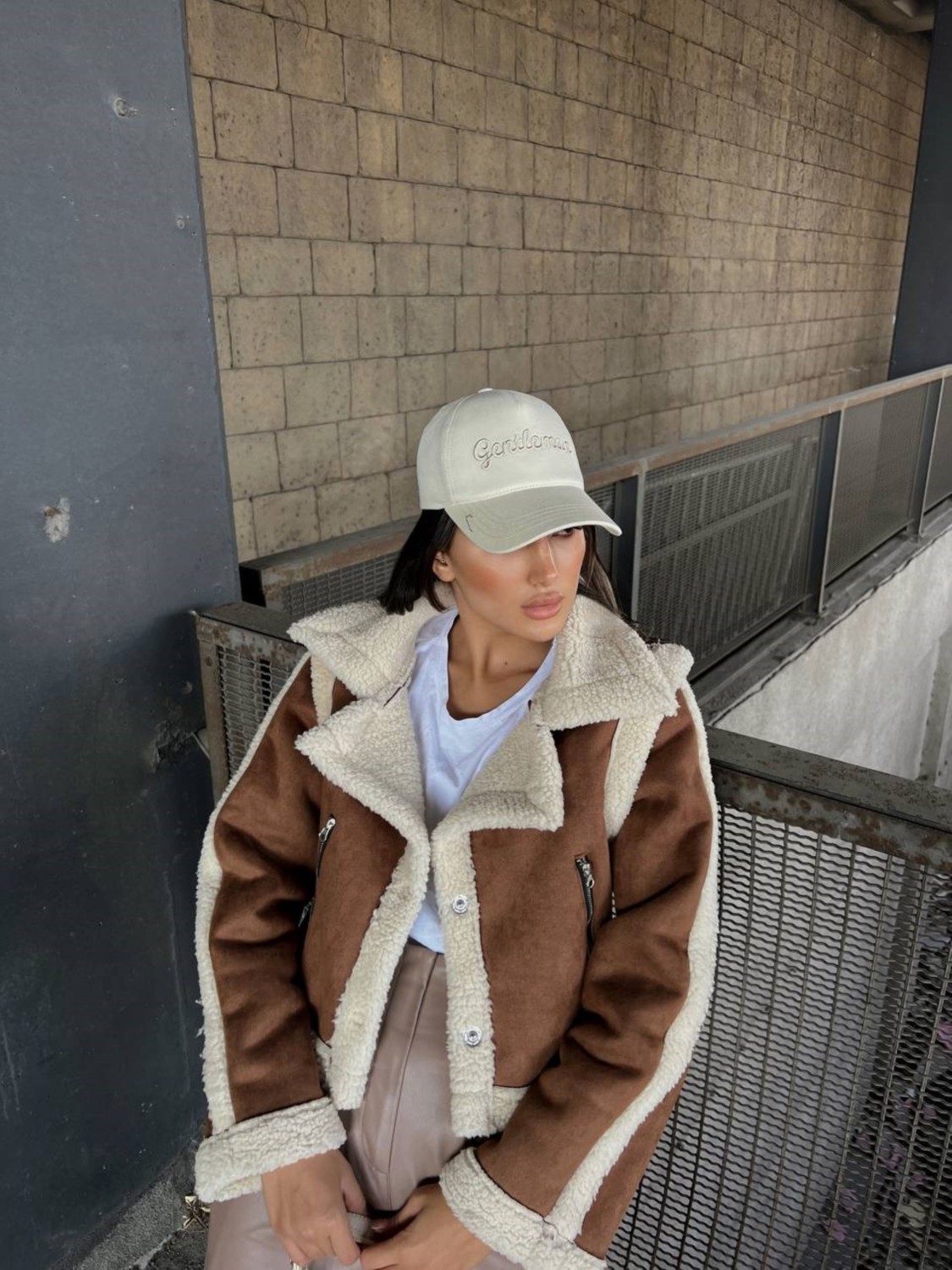 Meka Fashion Vance Içi Kürk Detay Crop Kaban 10027 Kahverengi görsel 2