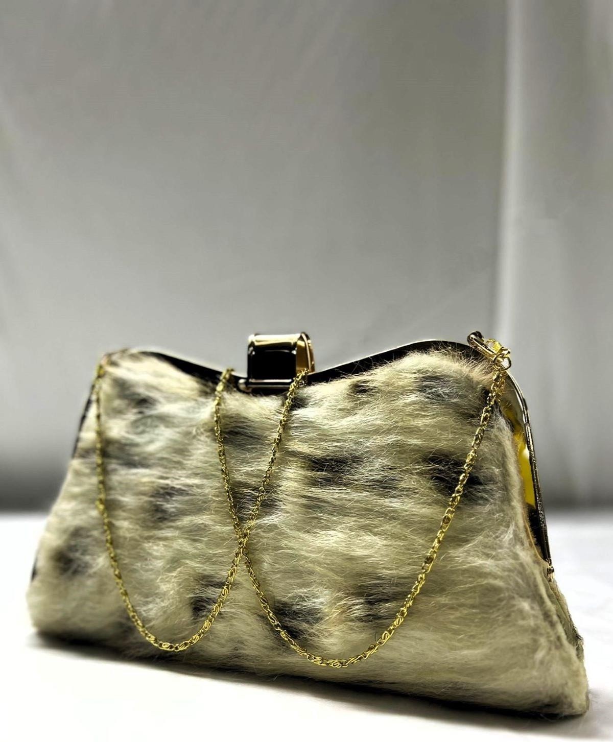 Keyifli Moda Kadın Bej Suni Kürk Zincirli El ve Omuz Clutch Portföy Çanta