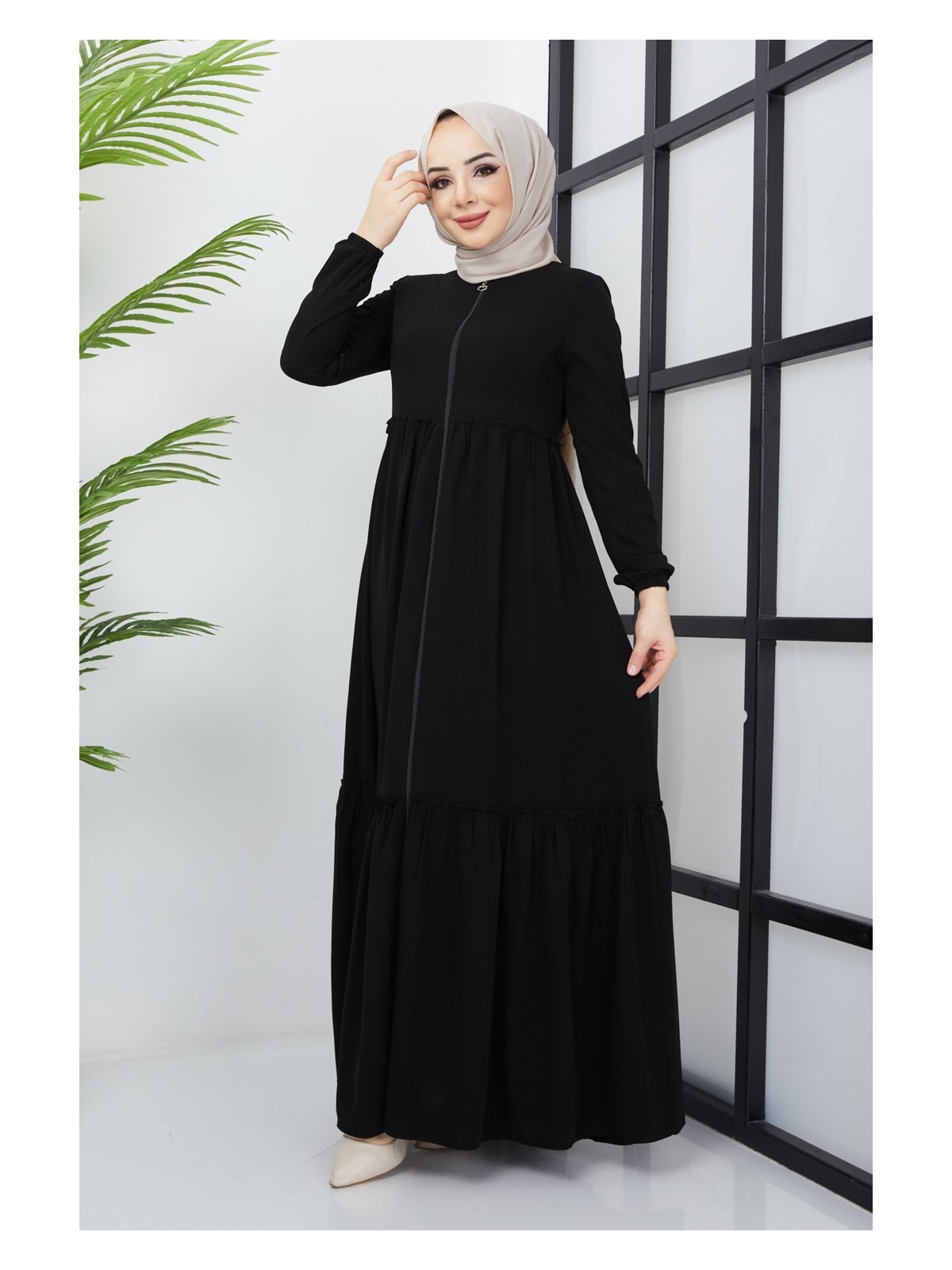 Hafsa Mina Büzgü Detaylı Siyah Ferace