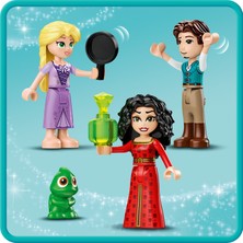 LEGO® | Disney Princess Rapunzel'in Kulesi ve Snuggly Duckling 43241 - 6 Yaş ve Üzeri Çocuklar için Rapunzel Minifigürü İçeren Yaratıcı Oyuncak Yapım Seti (623 Parça)