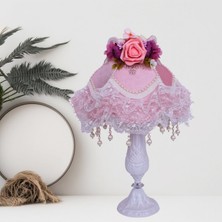dekovien Pembe Kadife Çiçek Dekorlu Abajur Metal Beyaz Ayak AB1016