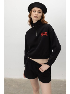 Tubia Şardonlu Yale Nakış Baskılı Crop Sweatshirt