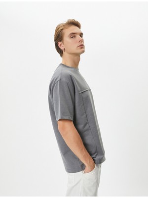 Koton Oversize Tişört Dikiş Detaylı Bisiklet Yaka Kısa Kollu