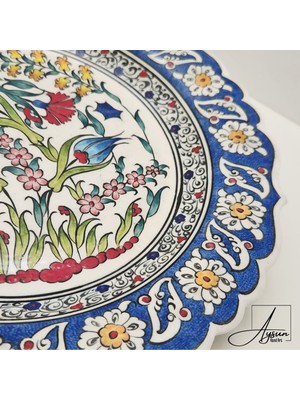 Aysun Hand Art Aysunhandart Dımdık Çerçeveli Merkezinde Samur Osmanlı Lale ve Karanfil Motifli El Yapımı Seramik Tabak