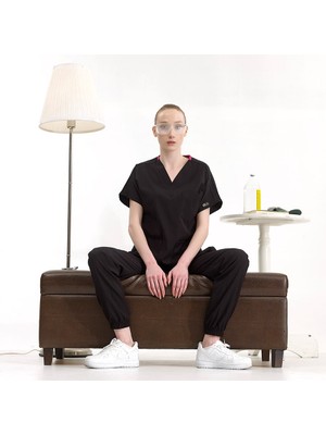 Çizgi Medikal Jogger Lüks Kaliteli Likralı Doktor Hemşire Forması Scrubs Siyah