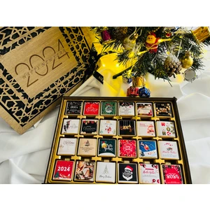 Nills Chocolate Yılbaşı Desenli Ahşap Kutuda Hediyeli Madlen Çikolata- L
