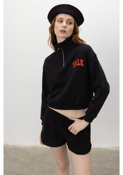 Şardonlu Yale Nakış Baskılı Crop Sweatshirt