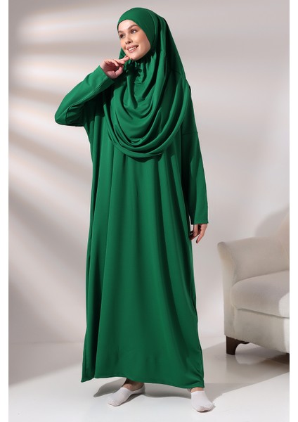 Zümrüt Yeşili Kadın Çantalı Pratik Başörtülü Tek Parça Namaz Elbisesi fiyatları