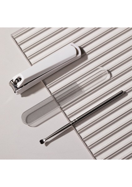 3 In 1 Taşınabilir Tırnak Makası Seti Tırnak Paslanmaz Çelik Ölü Cilt Itme Kulak Kepçe Tırnak Törpüsü ile Saklama Kutusu Manikür Güzellik Araçları (Yurt Dışından)