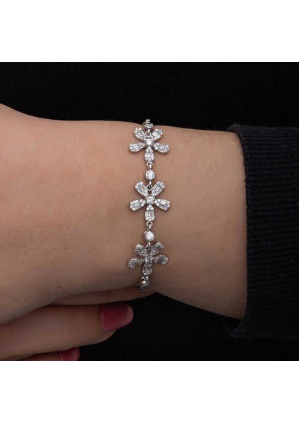 Gümüş Baget Çiçek Desenli Kadın Bileklik fiyatları
