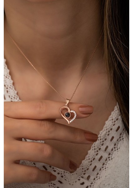 925 Ayar Rose Kaplamalı Beyaz Taşlı 100 Dilde Seni Seviyorum Yazılı Gümüş Kolyesi