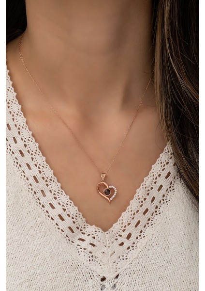 925 Ayar Rose Kaplamalı Beyaz Taşlı 100 Dilde Seni Seviyorum Yazılı Gümüş Kolyesi fiyatları