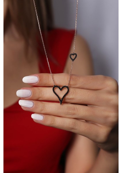 925 Ayar Rodyum Kaplamalı Siyah Taşlı 2 Kalpli Gümüş Kolye modelleri