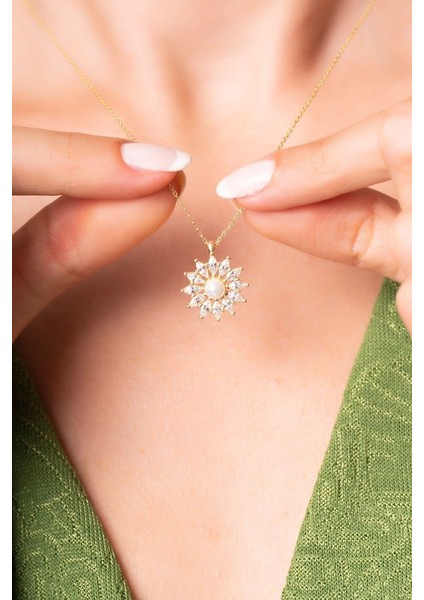 925 Ayar Rose Kaplamalı Beyaz Taşlı Incili Çiçek Gümüş Kolye fırsatları