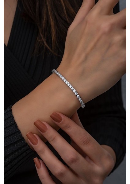925 Ayar Swarovski Taşlı Rodyum Kaplamalı 4mm Su Yolu Gümüş Bileklik