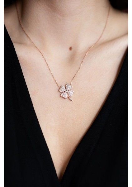 925 Ayar Rose Kaplamalı Beyaz Taşlı Minimal Papatya Gümüş Küpe fiyatları