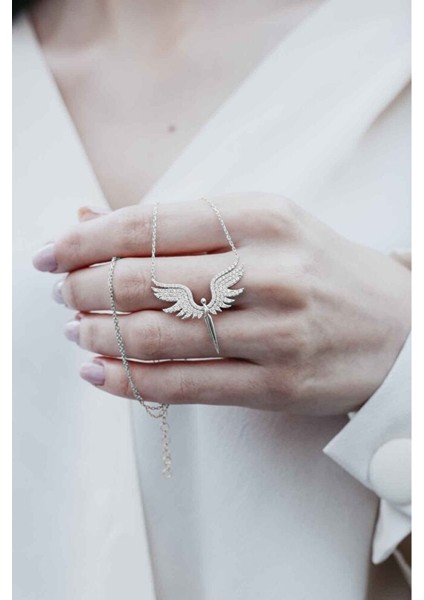 925 Ayar Rodyum Kaplamalı Beyaz Taşlı Melek Gümüş Kolye