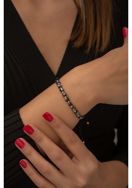 925 Ayar Rodyum Kaplamalı Makrome Örgü Dorika ve Turkuaz Taşlı Ayarlanabilir Gümüş Bileklik modelleri