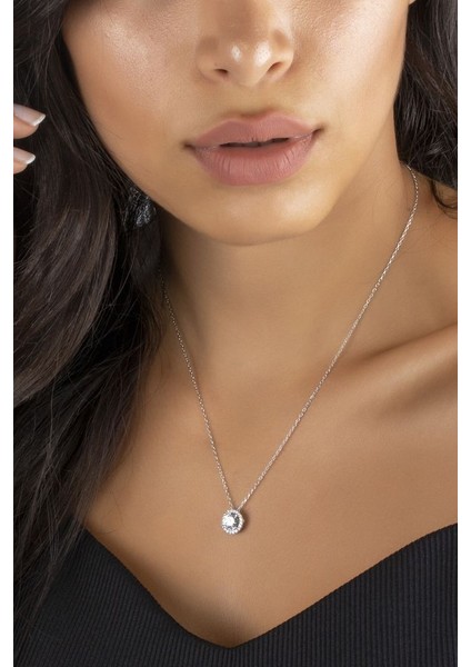 925 Ayar Swarovski Taşlı Yuvarlak Tek Taş Rodyum Kaplamalı Gümüş Kolye