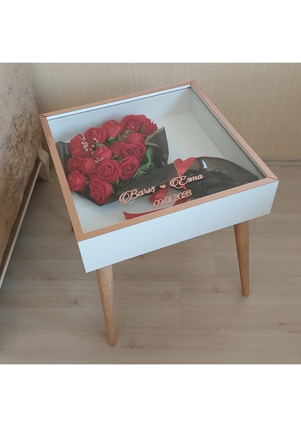 Isimli Beyaz-Rose Derin Yan Sehpa! Çiçek ve Gül Dizaynı Için Anı Sehpası! fırsatları