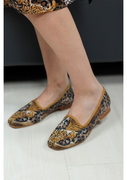 Ipek Deri Kadın Babet Kösele Taban Leopar Desen