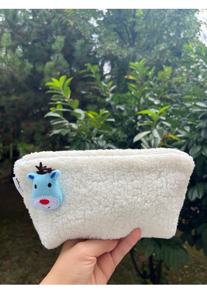 Yılbaşı Geyik Peluş Yıkanabilir Fermuarlı Kareli Astarlı Kalemlik Kalem Kutusu Cüzdan Makyaj Çantası fiyatları