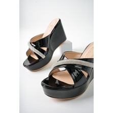 Bulutmod Siyah Rugan Kadın Çapraz Yanı Taşlı Günlük Abiyelik Dolgu Topuklu Terlik - Siyah Rugan - 36