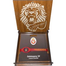 Galatasaray Lisanslı Gs Performans Kırmızı Bileklik Aslan Ahşap Kutulu