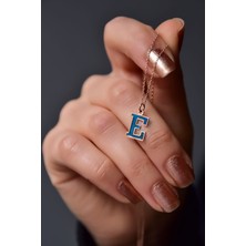 Sinsirella 925 Ayar Gümüş Kaplama Parlayan Rüya Serisi Ebruli Cam Boyalı Mavi E Harfi Kolye