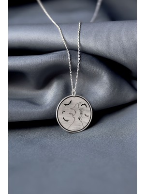 Sinsirella 925 Ayar Gümüş Kaplama Plaka Cadı Desenli Kolye